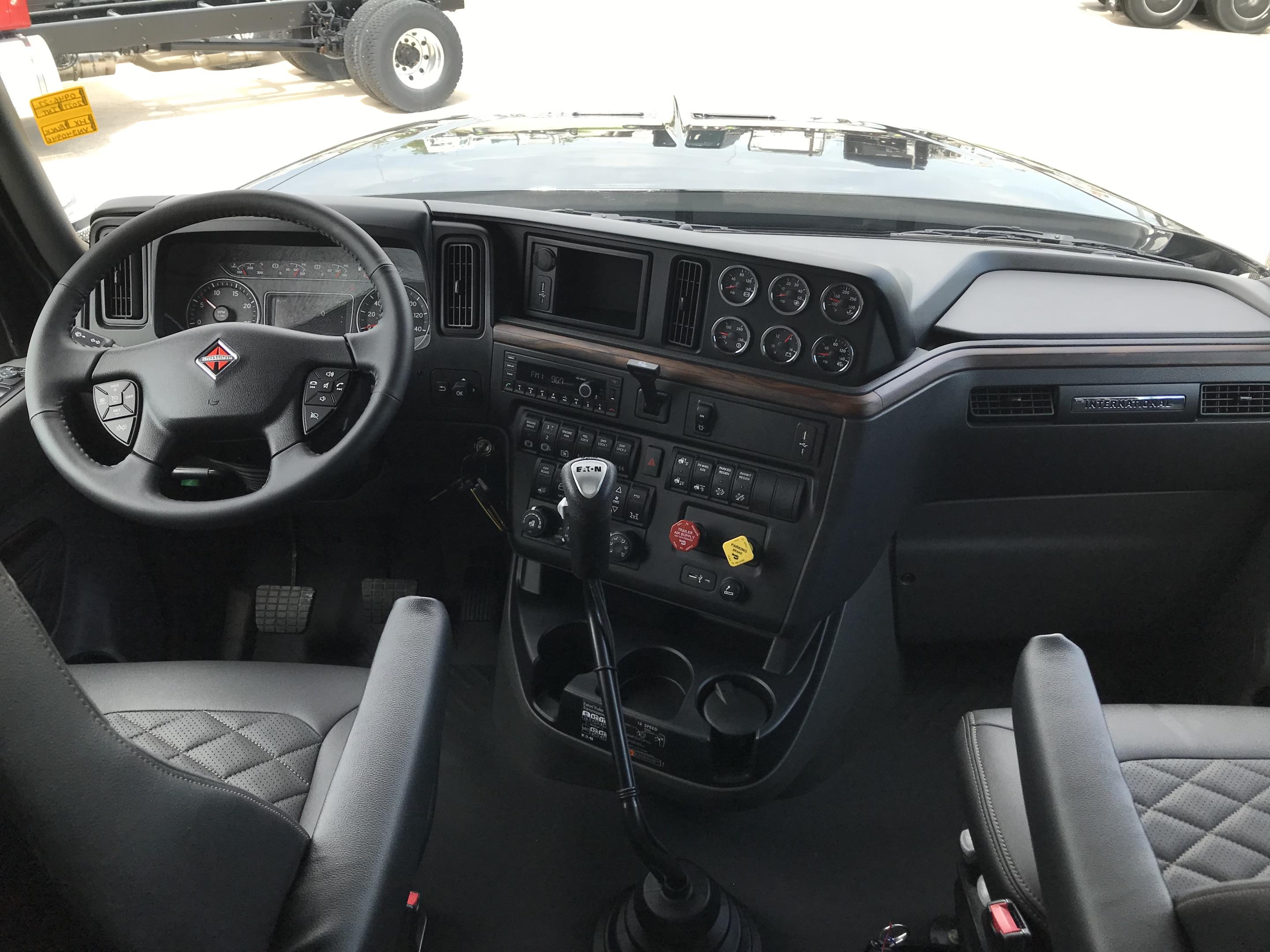2027 International HX520 6X4