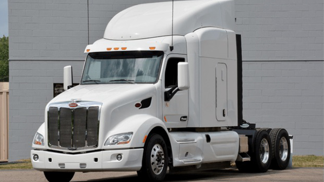 Photo of a Peterbilt Sleeper Truck