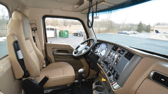 Photo of the inside of a Kenworth T800 Truck