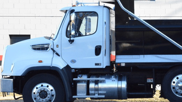 Photo of a Freightliner 114SD Truck