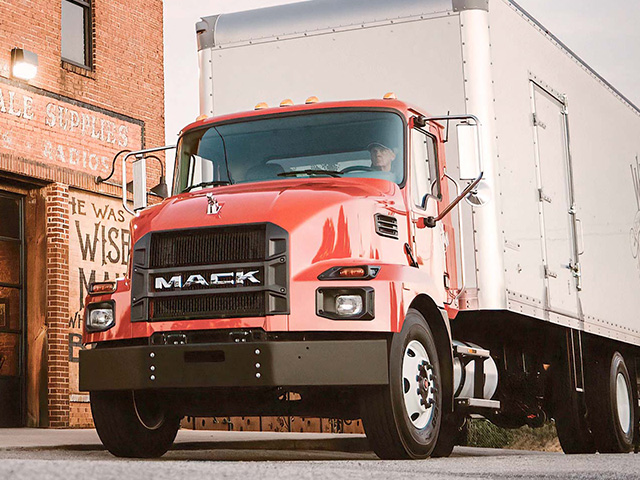 Photo of a Mack MD6 Truck