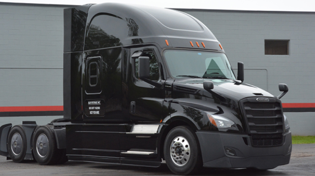 Photo of a Freightliner Sleeper Truck