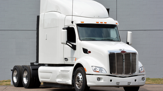 Photo of a Peterbilt Sleeper Truck